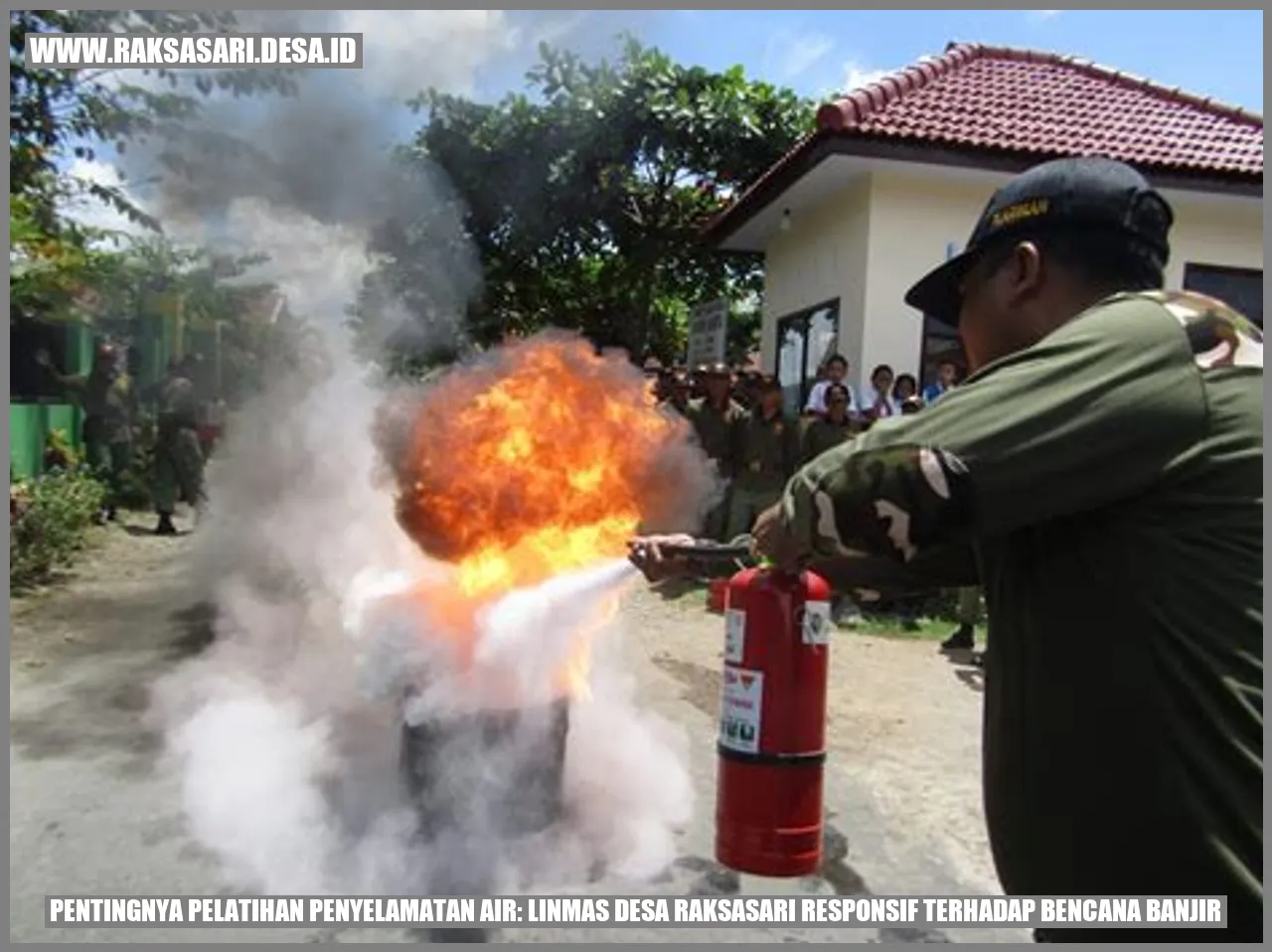 Pentingnya Pelatihan Penyelamatan Air: Linmas Desa Raksasari Responsif terhadap Bencana Banjir